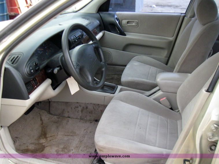 image for item 3363 1997 Nissan Altima