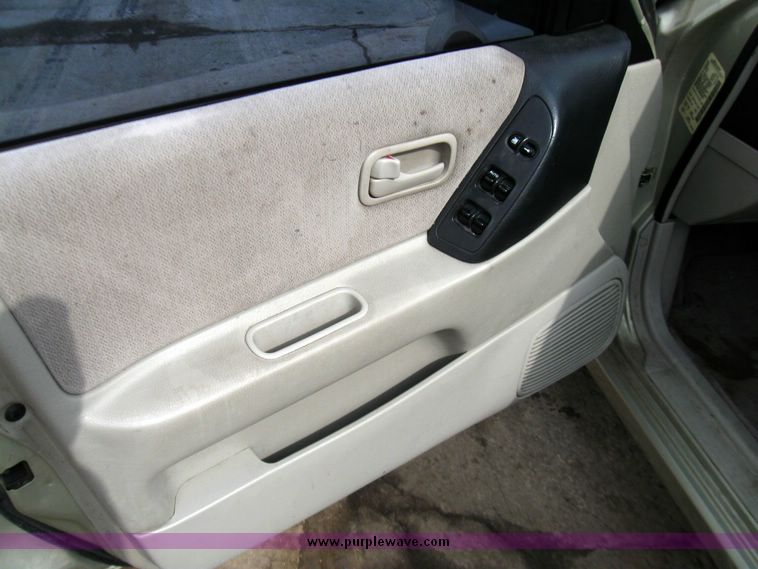 image for item 3363 1997 Nissan Altima