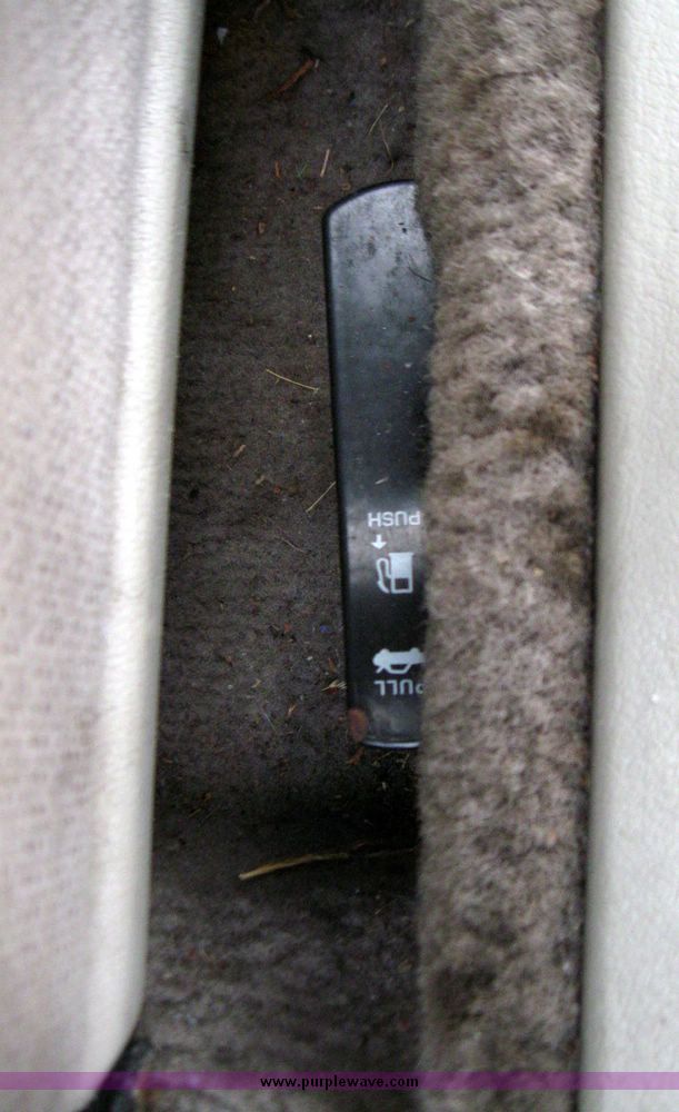 image for item 3363 1997 Nissan Altima