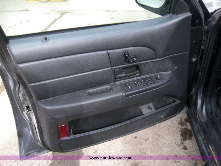 image for item 3364 2007 Ford Crown Victoria Police Interceptor