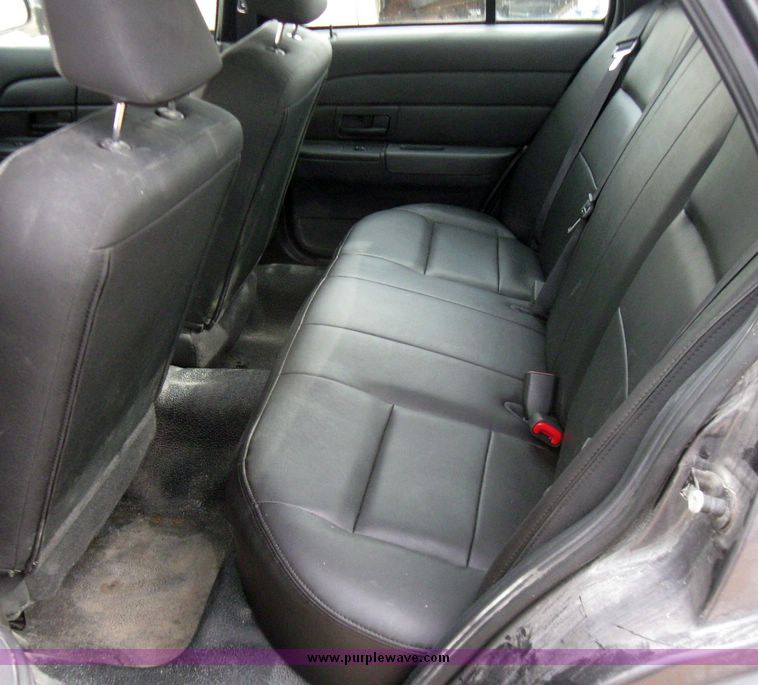 image for item 3364 2007 Ford Crown Victoria Police Interceptor