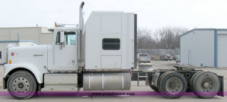 image for item 3367 1992 International Series 9300 semi