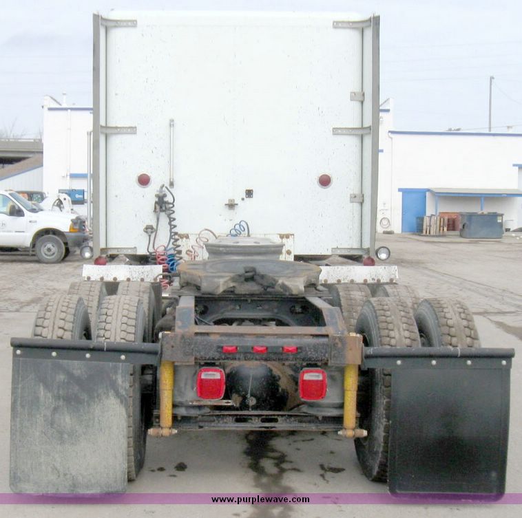 image for item 3367 1992 International Series 9300 semi