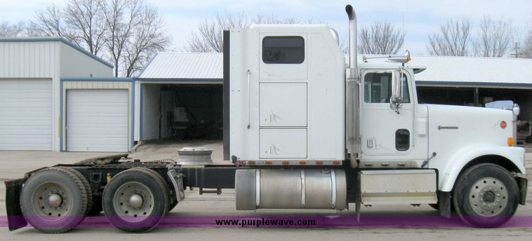 image for item 3367 1992 International Series 9300 semi