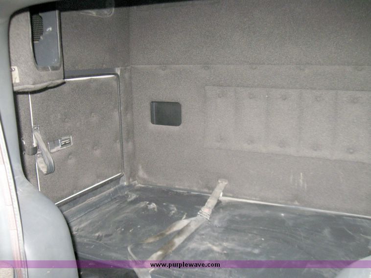 image for item 3367 1992 International Series 9300 semi