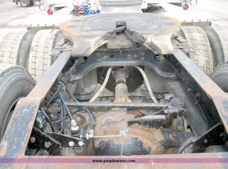 image for item 3367 1992 International Series 9300 semi