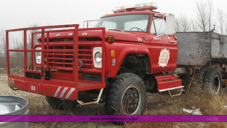 image for item 3369 1977 Ford F-600 truck