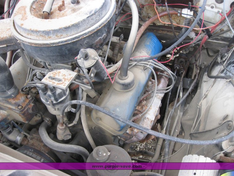 image for item 3369 1977 Ford F-600 truck