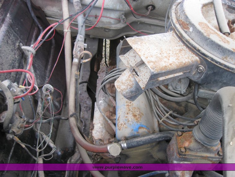 image for item 3369 1977 Ford F-600 truck