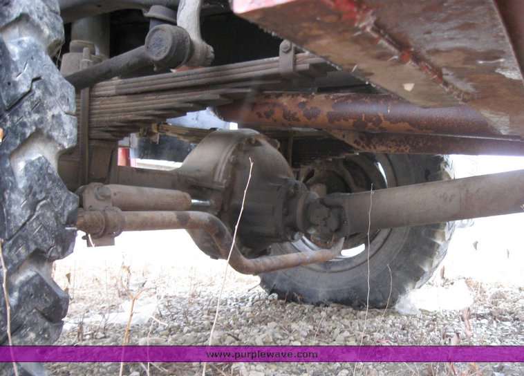 image for item 3369 1977 Ford F-600 truck