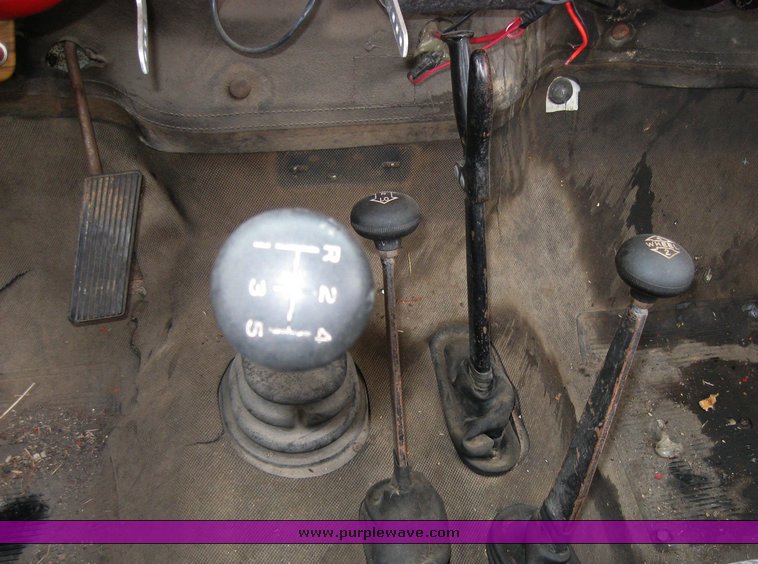 image for item 3369 1977 Ford F-600 truck