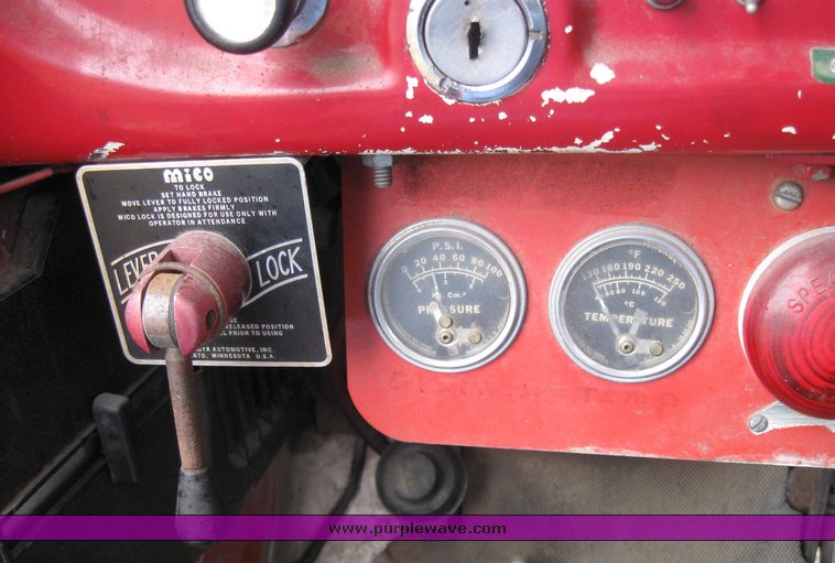 image for item 3369 1977 Ford F-600 truck