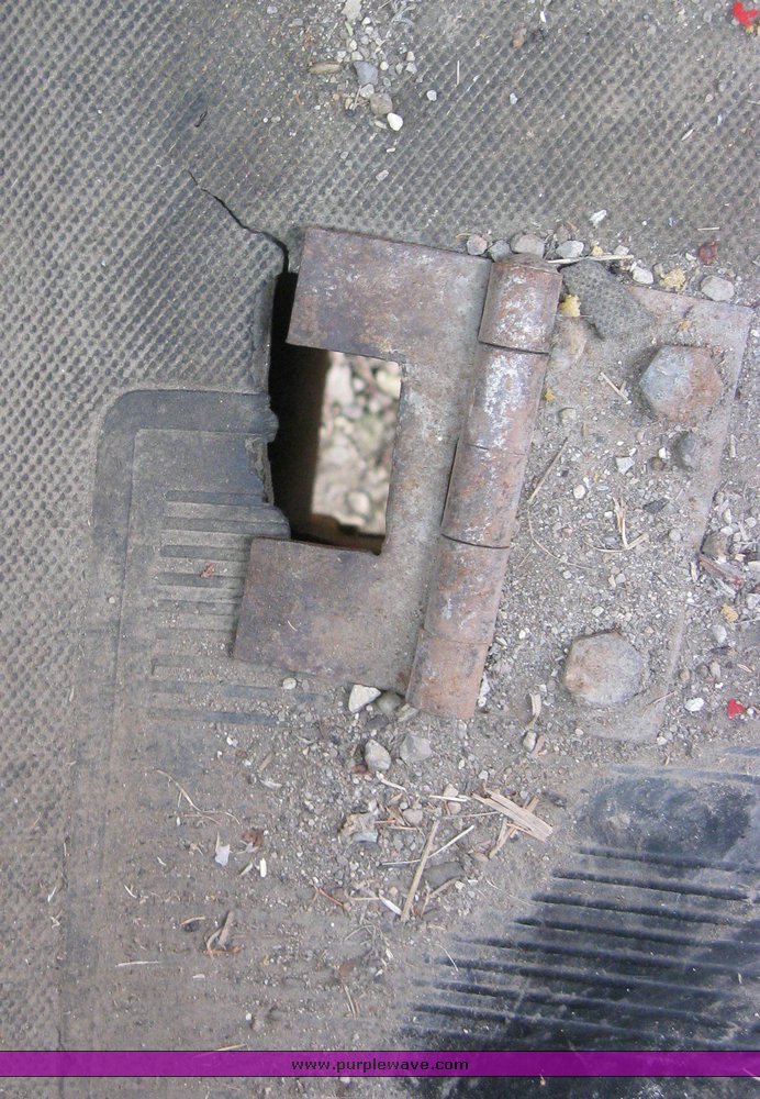 image for item 3369 1977 Ford F-600 truck