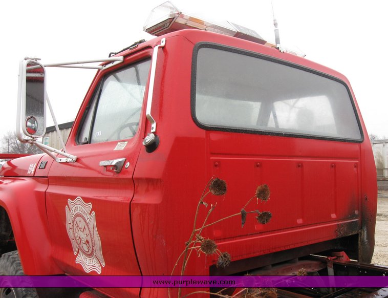 image for item 3369 1977 Ford F-600 truck