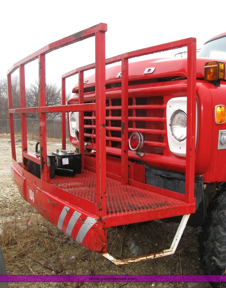 image for item 3369 1977 Ford F-600 truck
