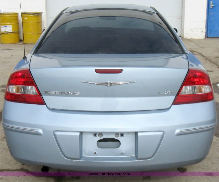 image for item 3370 2003 Chrysler Sebring LX
