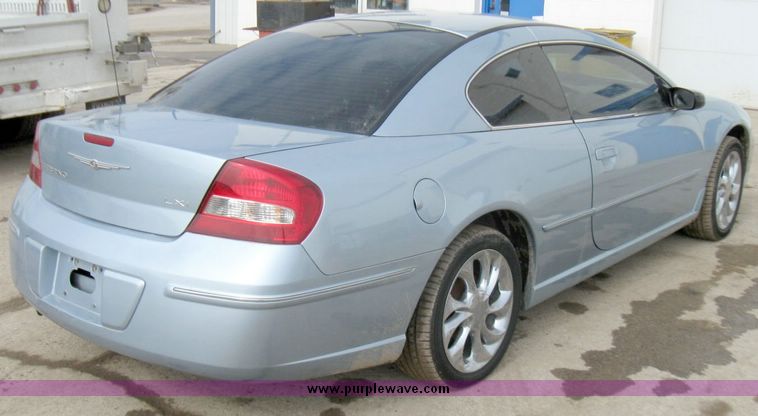 image for item 3370 2003 Chrysler Sebring LX