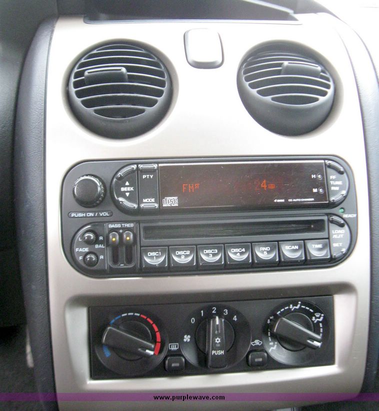 image for item 3370 2003 Chrysler Sebring LX