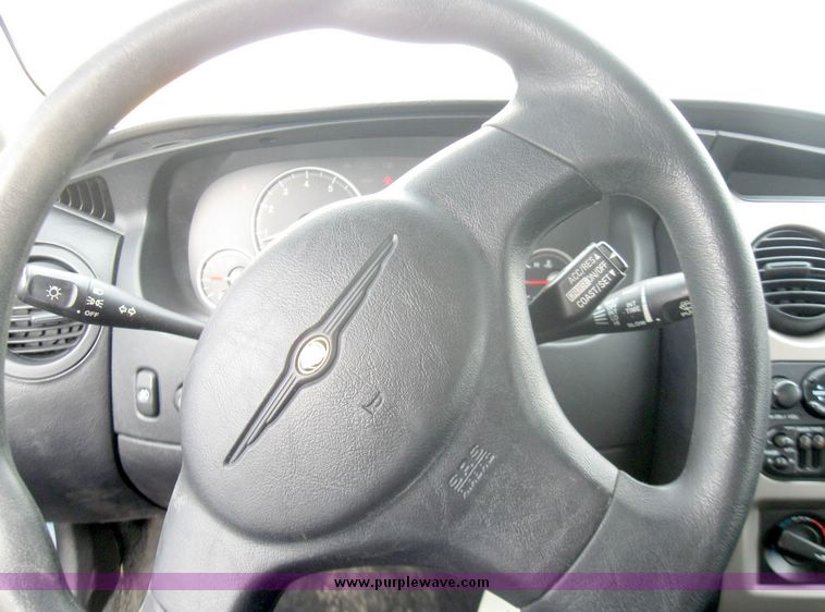 image for item 3370 2003 Chrysler Sebring LX