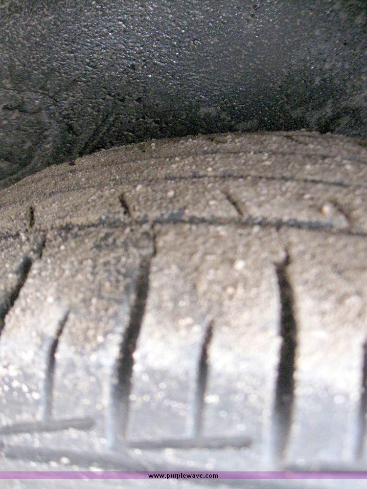 image for item 3370 2003 Chrysler Sebring LX