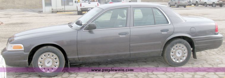 image for item 3371 2003 Ford Crown Victoria Police Interceptor