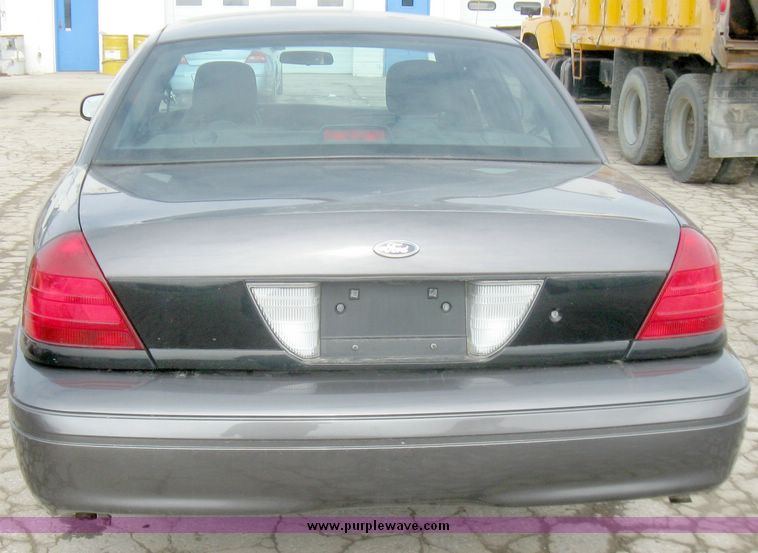 image for item 3371 2003 Ford Crown Victoria Police Interceptor