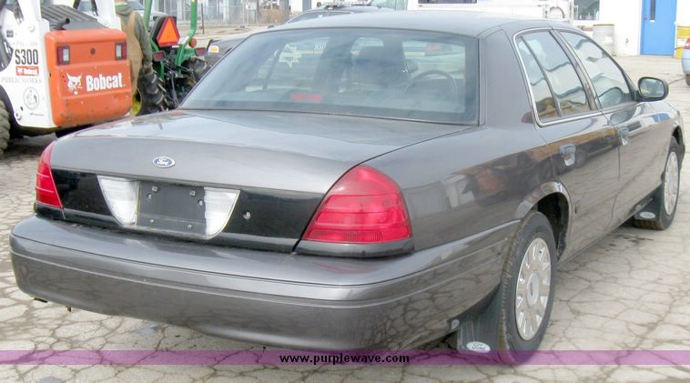 image for item 3371 2003 Ford Crown Victoria Police Interceptor