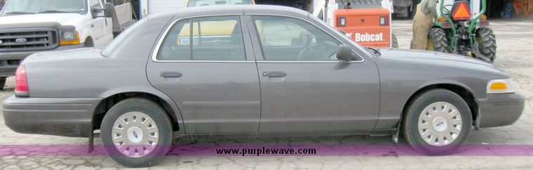 image for item 3371 2003 Ford Crown Victoria Police Interceptor