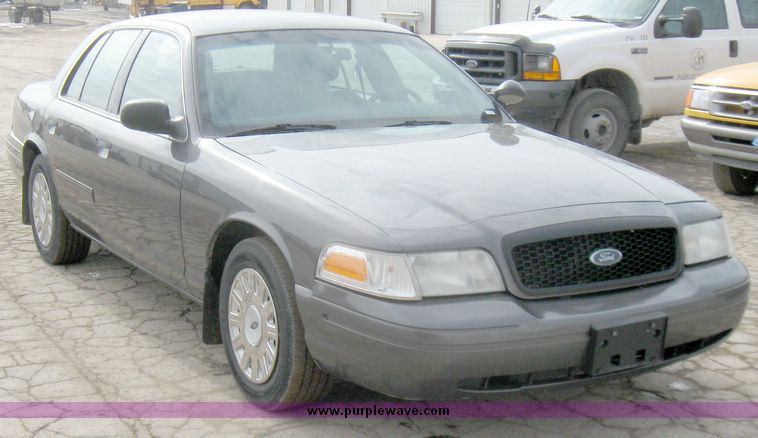 image for item 3371 2003 Ford Crown Victoria Police Interceptor