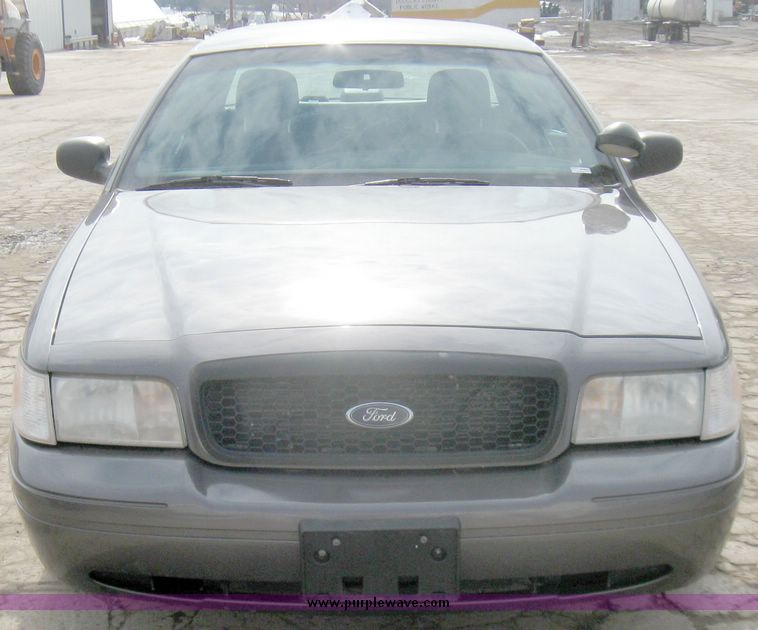 image for item 3371 2003 Ford Crown Victoria Police Interceptor