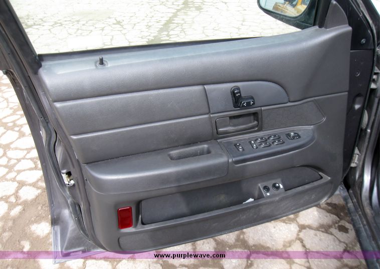 image for item 3371 2003 Ford Crown Victoria Police Interceptor