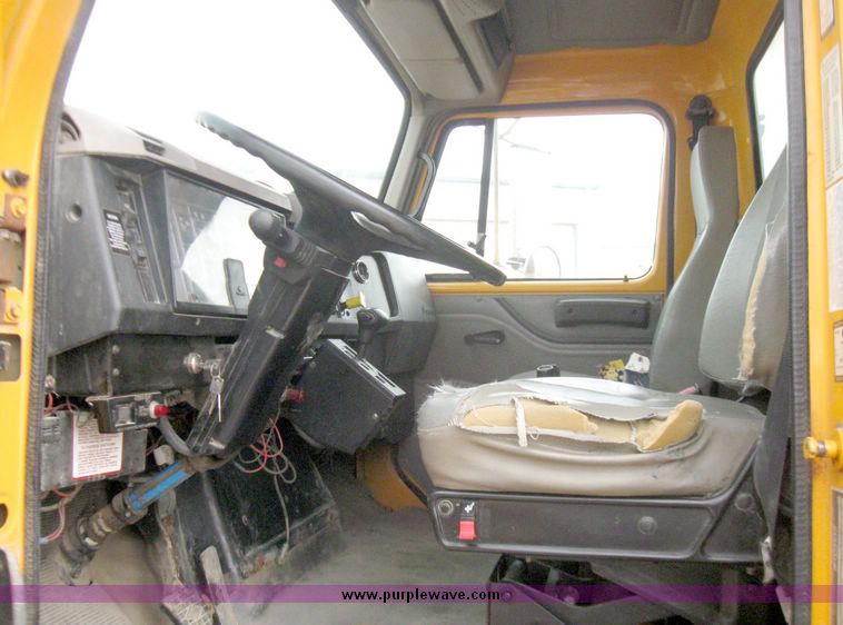 image for item 3372 2001 International Series 2654 dump truck with 15' dump bed