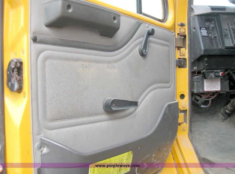 image for item 3372 2001 International Series 2654 dump truck with 15' dump bed