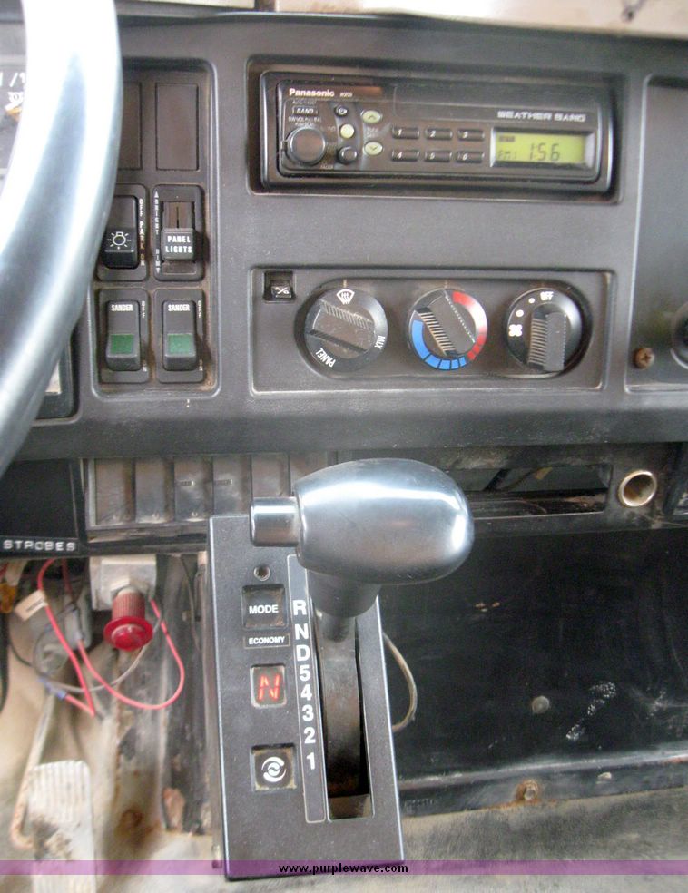 image for item 3372 2001 International Series 2654 dump truck with 15' dump bed