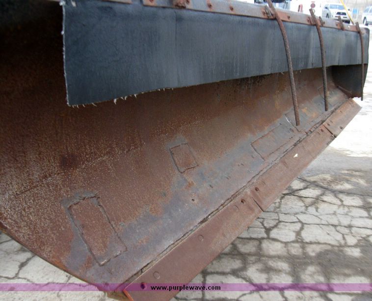 image for item 3372 2001 International Series 2654 dump truck with 15' dump bed