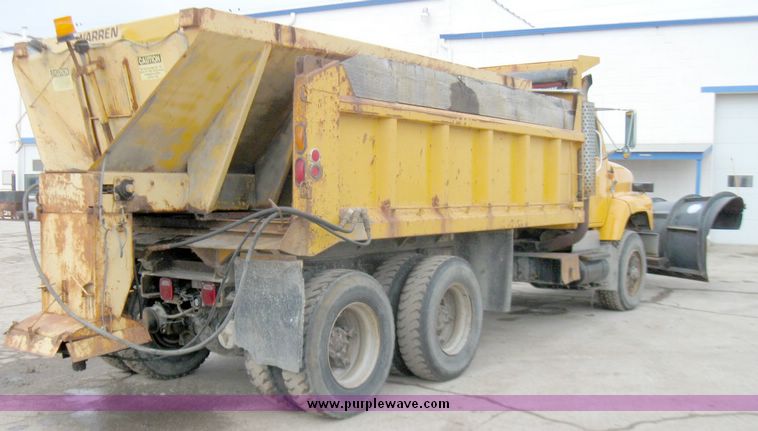 image for item 3373 2000 International Series 2654 dump truck with 15' dump bed