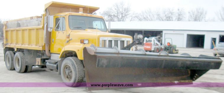 image for item 3373 2000 International Series 2654 dump truck with 15' dump bed