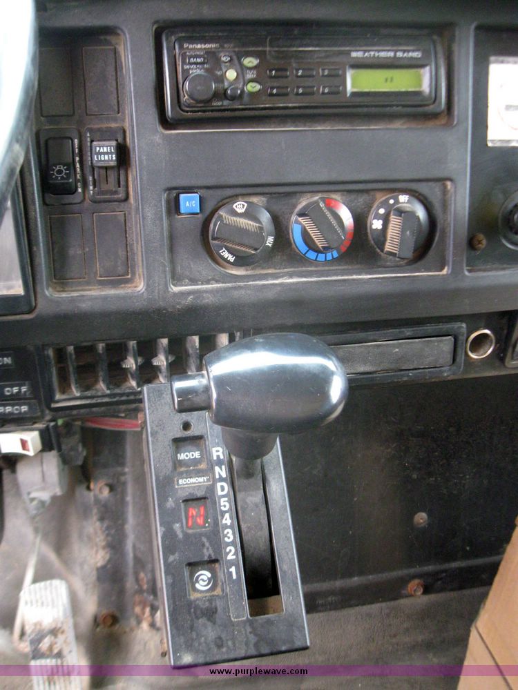 image for item 3373 2000 International Series 2654 dump truck with 15' dump bed