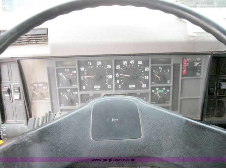 image for item 3373 2000 International Series 2654 dump truck with 15' dump bed