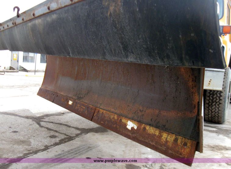 image for item 3373 2000 International Series 2654 dump truck with 15' dump bed