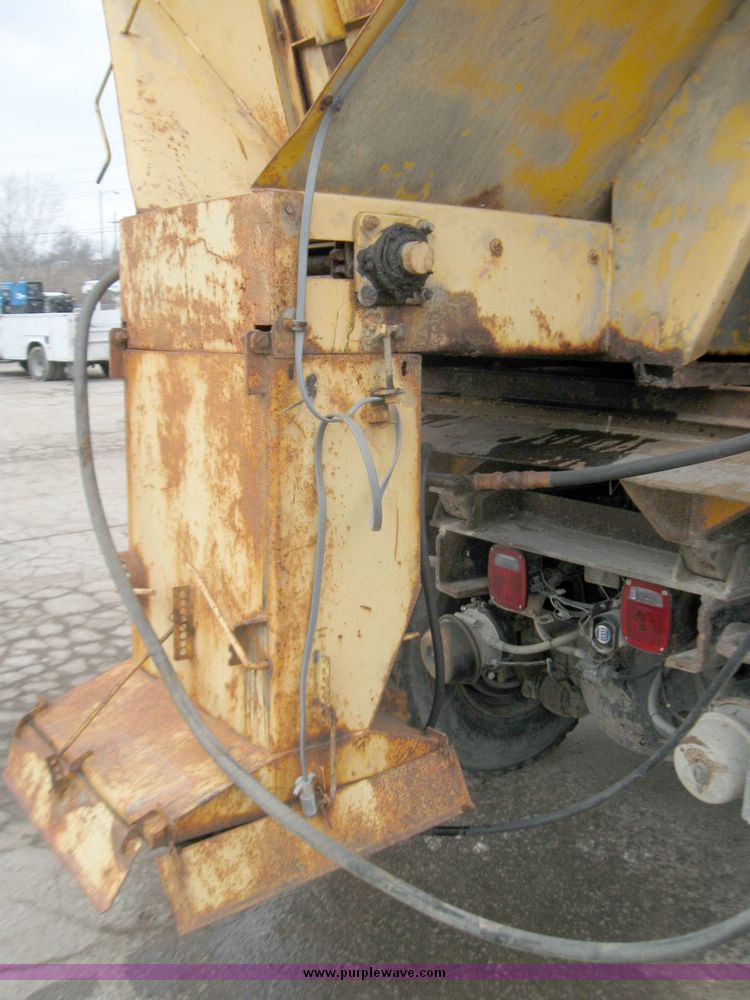 image for item 3373 2000 International Series 2654 dump truck with 15' dump bed