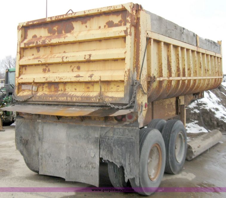 image for item 3374 1987 Fruehauf end dump trailer