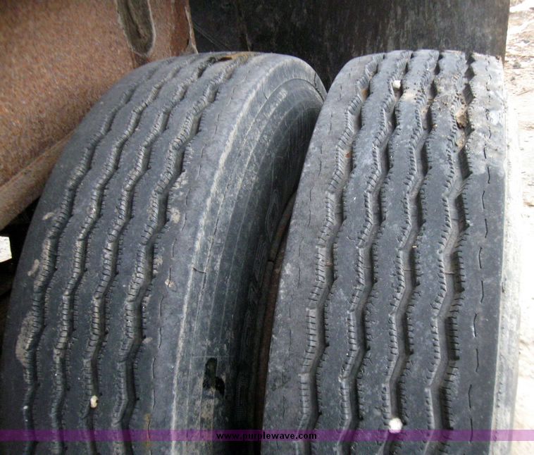 image for item 3374 1987 Fruehauf end dump trailer