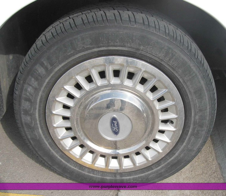 image for item 3390 1998 Ford Crown Victoria Police Interceptor