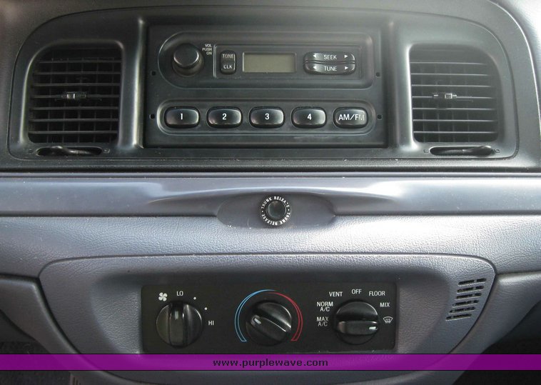 image for item 3390 1998 Ford Crown Victoria Police Interceptor