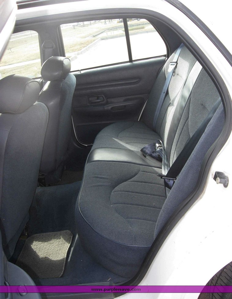 image for item 3390 1998 Ford Crown Victoria Police Interceptor