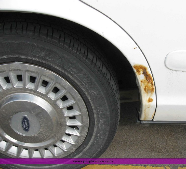 image for item 3390 1998 Ford Crown Victoria Police Interceptor