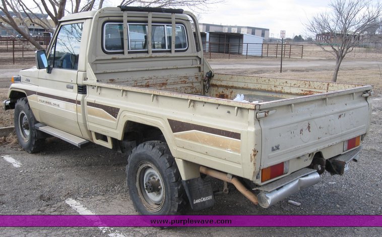 image for item 3437 1990 Toyota FJ75 Land Cruiser