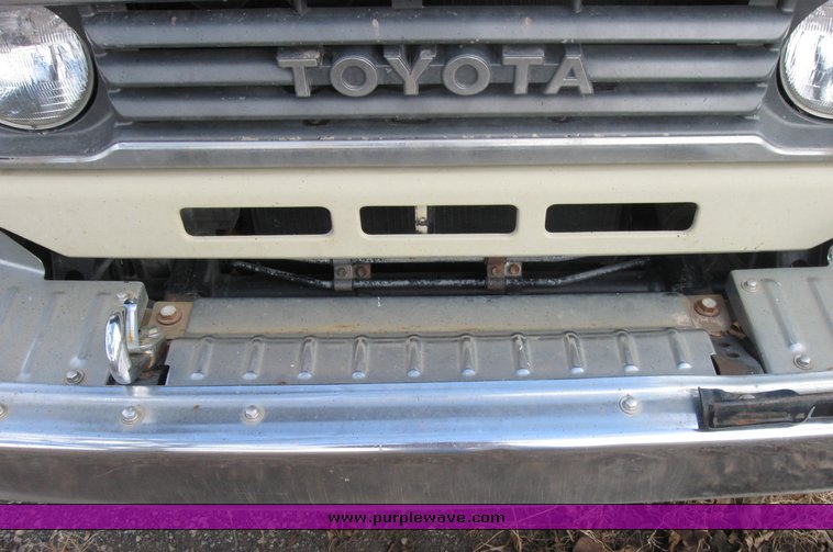 image for item 3437 1990 Toyota FJ75 Land Cruiser