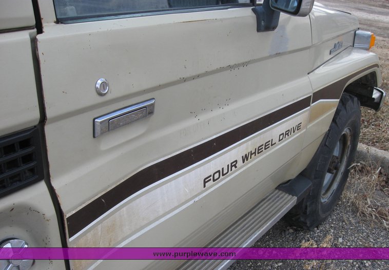 image for item 3437 1990 Toyota FJ75 Land Cruiser